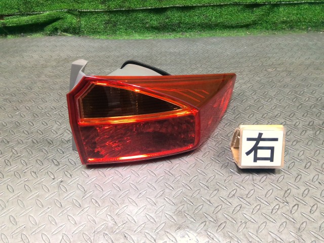【中古】中古部品 グレイス GM9 右ﾃｰﾙﾗﾝﾌﾟ 【3330990700-202510008315500】 15,840円