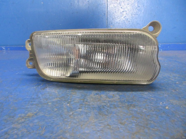 【中古】中古部品 ふそう大型車 FS64VZ 右ﾌｫｸﾞﾗﾝﾌﾟ 【3310270100-000015217810850】