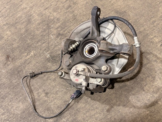 【中古】中古部品 ｅＫワゴン B33W 左ﾌﾛﾝﾄﾅｯｸﾙﾊﾌﾞ 【3330530100-000005505244340】