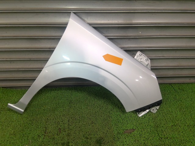 【中古】中古部品 セレナ HC27 右ﾌﾛﾝﾄﾌｪﾝﾀﾞｰ 【3330540100-250908000610600】 17,325円
