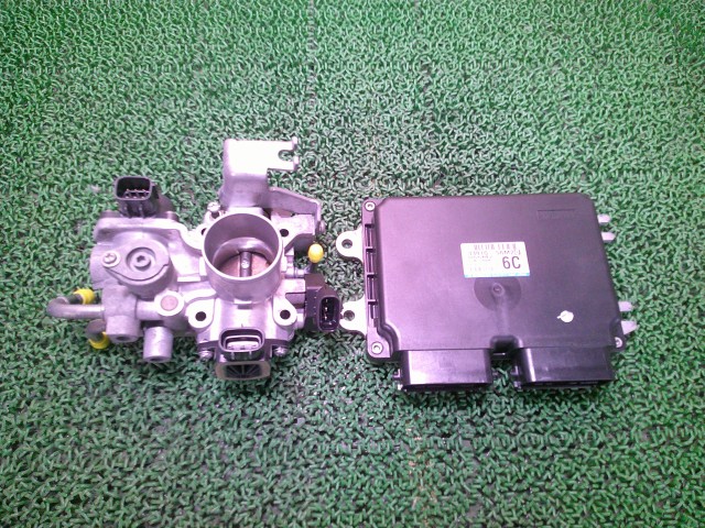 【中古】中古部品 エブリィ DA64V ｽﾛｯﾄﾙﾎﾞﾃﾞｨ 【3330660100-000025336320300】｜e-cleマート 27,473円