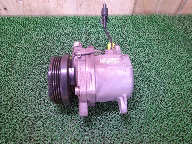 【中古】中古部品 エブリィ DA64V A/Cｺﾝﾌﾟﾚｯｻｰ 【3330660100-000025335660700】