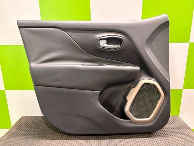 【中古】中古部品 ジープ レネゲード BU14 左ﾌﾛﾝﾄﾄﾞｱﾄﾘﾑ 【3330530100-000005506713250】