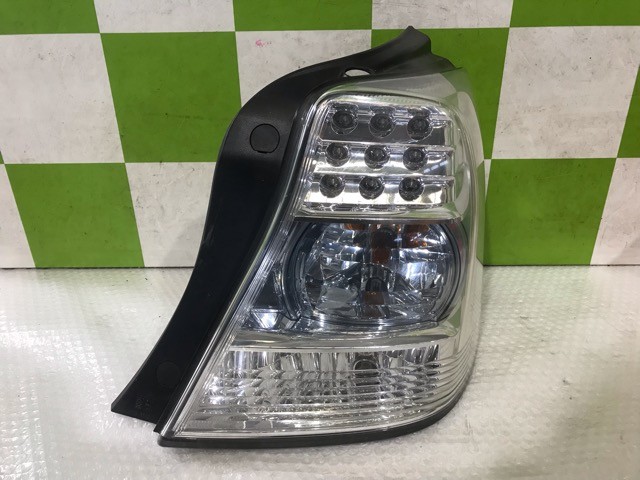 【中古】中古部品 ＳＡＩ AZK10 右ﾃｰﾙﾗﾝﾌﾟ 【3330530100-000005509415500】