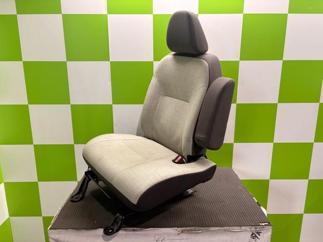 【中古】中古部品 ｅＫワゴン B33W ﾄﾞﾗｲﾊﾞｰｼｰﾄ 【3330530100-000005505270500】