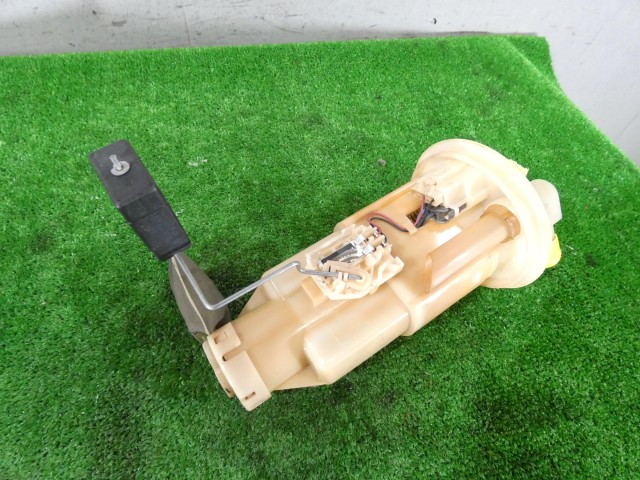 【中古】中古部品 ハイゼット S200P ﾌｭｰｴﾙﾎﾟﾝﾌﾟ 【3260250000-000026006420600】