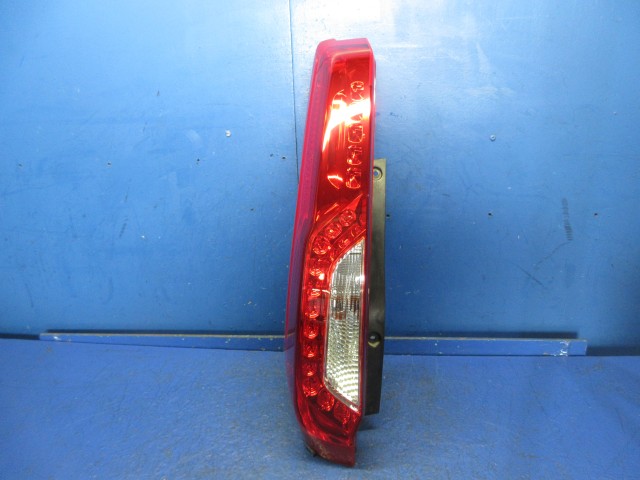 【中古】中古部品 エクストレイル DNT31 左ﾃｰﾙﾗﾝﾌﾟ 【3310270100-000015199915600】