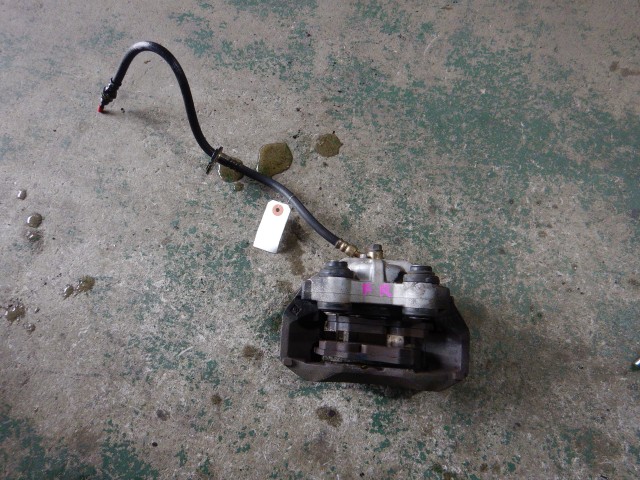 【中古】中古部品 サンバー KS4 右ﾌﾛﾝﾄｷｬﾘﾊﾟｰ 【3330810100-260210000244330】