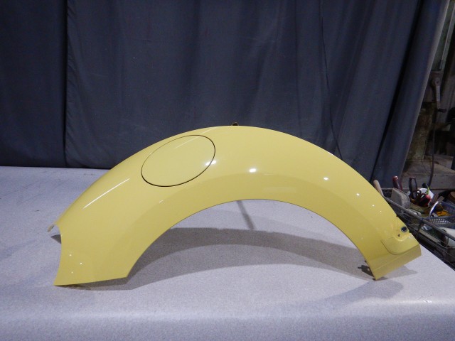 【中古】中古部品 VW ザ・ビートル 16CBZ 右ﾘｱﾌｪﾝﾀﾞｰ/ｸｫｰﾀｰﾊﾟﾈﾙ 【3330810100-260210000114500】