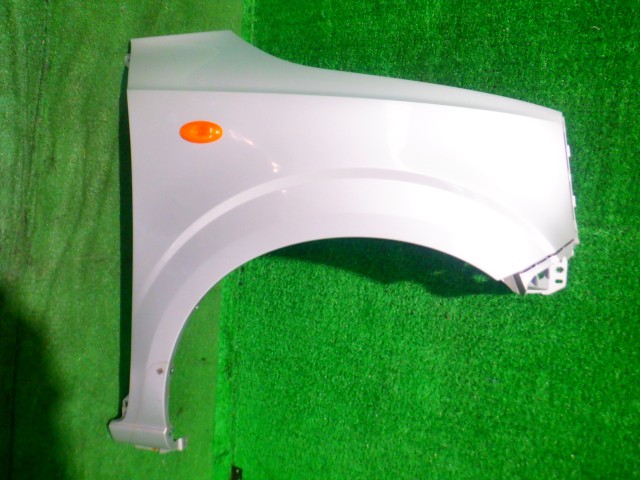 【中古】中古部品 アルト HA36S 右ﾌﾛﾝﾄﾌｪﾝﾀﾞｰ 【3340140100-000025342310600】