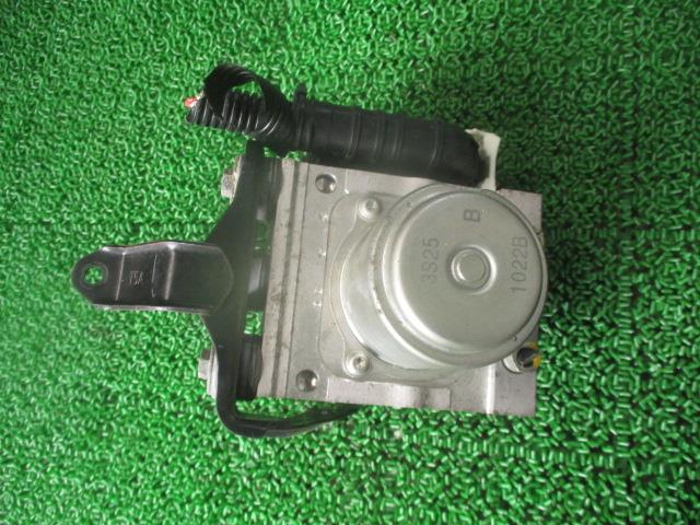 【中古】中古部品 フィット GK3 ABSｱｸﾁｭｴｰﾀｰ 【3310190100-000255011142500】