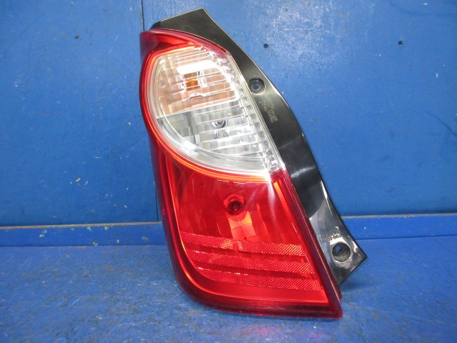 【中古】中古部品 アルト HA25S 左ﾃｰﾙﾗﾝﾌﾟ 【3310270100-000015217115600】