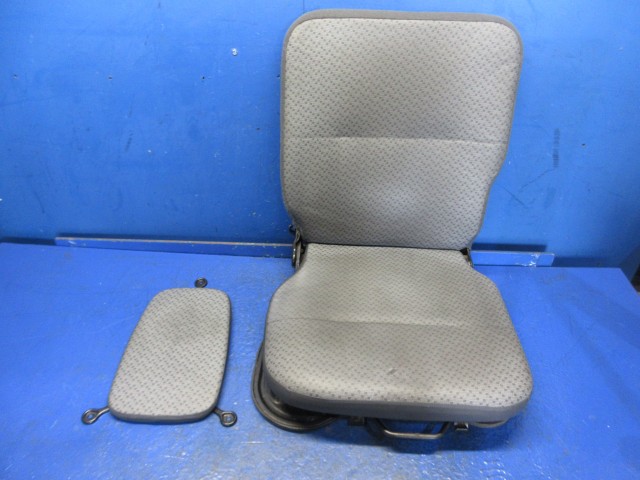 【中古】中古部品 キャリィ DA16T ﾄﾞﾗｲﾊﾞｰｼｰﾄ 【3310270100-000015218570500】
