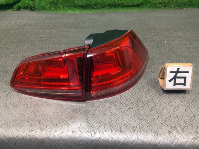 【中古】中古部品 VW ゴルフヴァリアント AUCJZ 右ﾃｰﾙﾗﾝﾌﾟ 【3330990700-202511002715500】