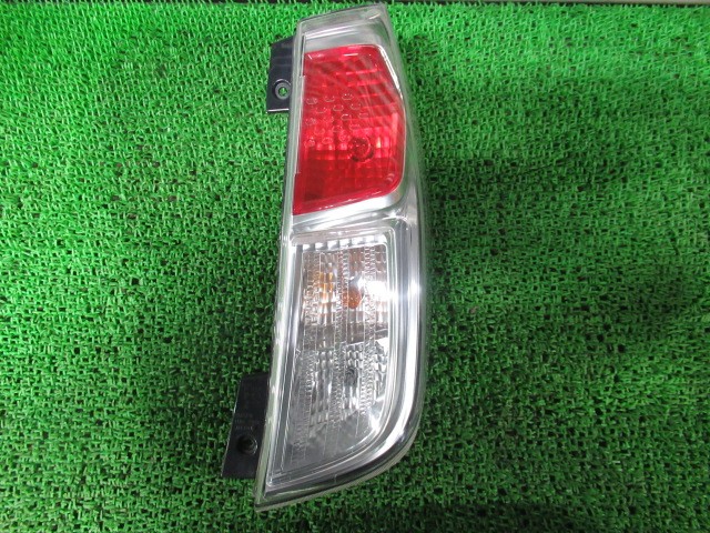 【中古】中古部品 デイズルークス B21A 右ﾃｰﾙﾗﾝﾌﾟ 【3330540100-260108000215500】