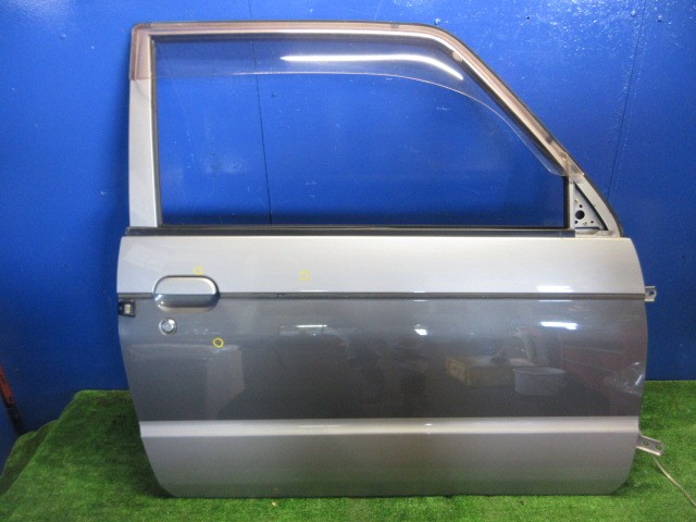 【中古】中古部品 パジェロミニ H58A 右ﾌﾛﾝﾄﾄﾞｱ 【3310270100-000015237013100】