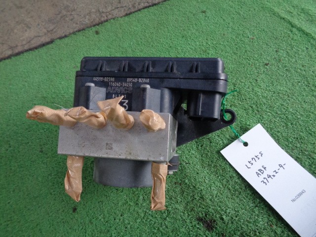 【中古】中古部品 ムーヴコンテ L575S ABSアクチュエーター 【3340030100-019160500042501】