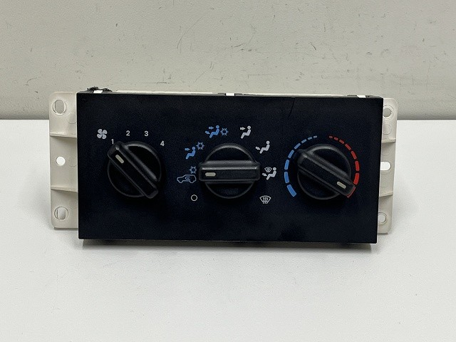 【中古】中古部品 ジープ チェロキー 7MX A/Cｽｲｯﾁﾊﾟﾈﾙ 【3310070100-0000Y0775860900】 22,110円