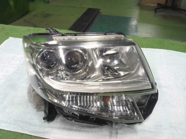 【中古】中古部品 タント LA600S 右ヘッドランプ 【3310200100-000022608610800】