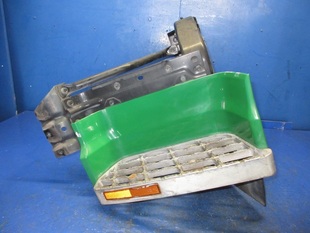 【中古】中古部品 UD日産大型車 CV2YL 左ｻｲﾄﾞｽﾃｯﾌﾟ 【3310270100-000015229213801】｜e-cleマート