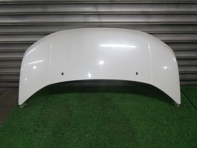 【中古】中古部品 デリカＤ5 CV5W ﾎﾞﾝﾈｯﾄﾌｰﾄﾞ 【3330540100-260116000210500】