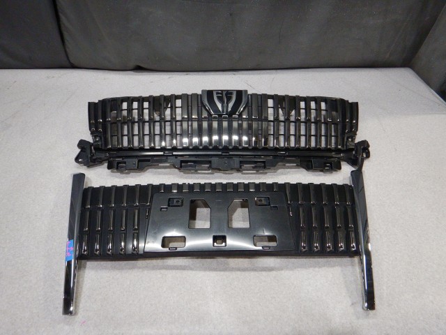 【中古】中古部品 エスクァイア ZRR80G ﾗｼﾞｴｰﾀｸﾞﾘﾙ 【3330810100-260213000410400】