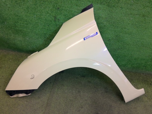 【中古】中古部品 スイフト ZCEDS 左ﾌﾛﾝﾄﾌｪﾝﾀﾞｰ 【3310540000-000026026210700】
