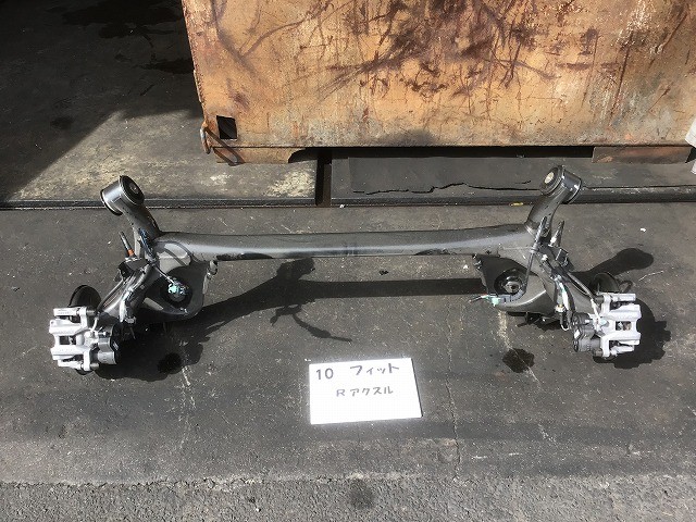 【中古】中古部品 フィット GS4 ﾘｱｱｸｽﾙﾋﾞｰﾑ 【3330160100-000026001053500】