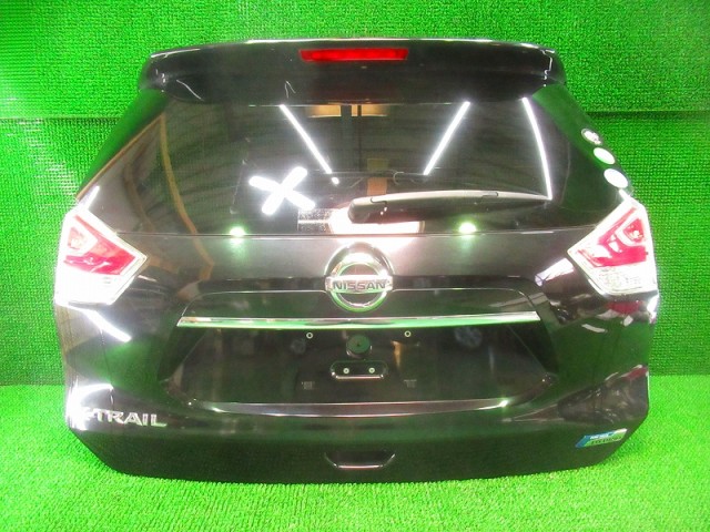 【中古】中古部品 エクストレイル HT32 ﾊﾞｯｸﾄﾞｱ 【3330210100-000038031815800】