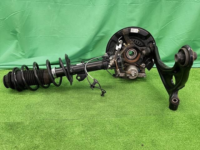【中古】中古部品 アクア NHP10 右ﾌﾛﾝﾄｽﾄﾗｯﾄ 【3330240100-002026517550100】