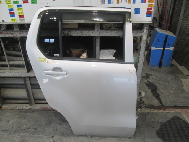 【中古】中古部品 ワゴンR MH34S 右リアドア 【3310160100-000004501913300】|e-cleマート
