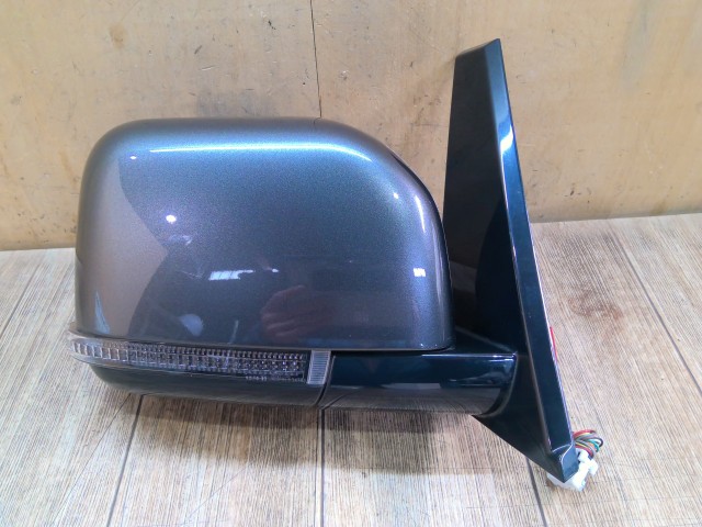 【中古】中古部品 デリカＤ5 CV1W 右ｻｲﾄﾞﾐﾗｰ 【3310390100-260214000213500】