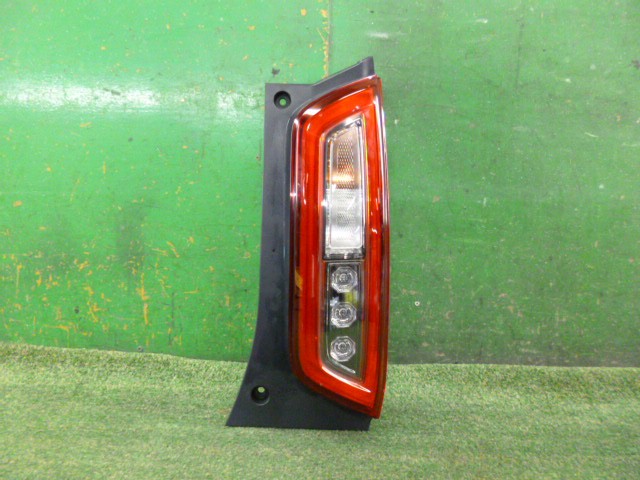 【中古】中古部品 Ｎ－ＷＧＮ JH3 右ﾃｰﾙﾗﾝﾌﾟ 【3330150100-000026302015500】