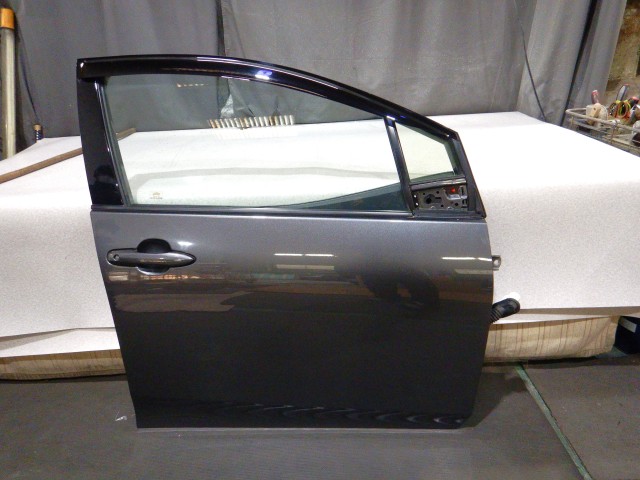 【中古】中古部品 プリウス ZVW52 右フロントドア 【3330810100-260217000213100】