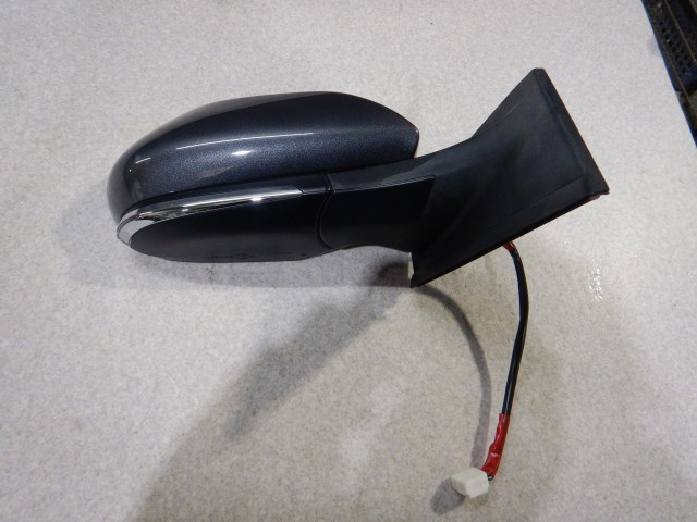 【中古】中古部品 プリウス ZVW52 右ｻｲﾄﾞﾐﾗｰ 【3330810100-260217000213500】