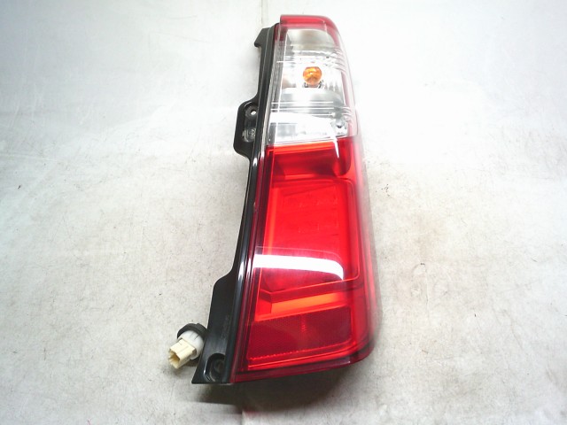 【中古】中古部品 ワゴンＲ MH34S 右ﾃｰﾙﾗﾝﾌﾟ 【3330990500-260219000115500】