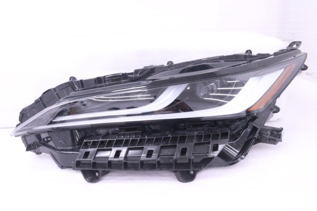 【中古】中古部品 ハリアー MXUA80 左ﾍｯﾄﾞﾗﾝﾌﾟ 【3260520000-260220501010900】