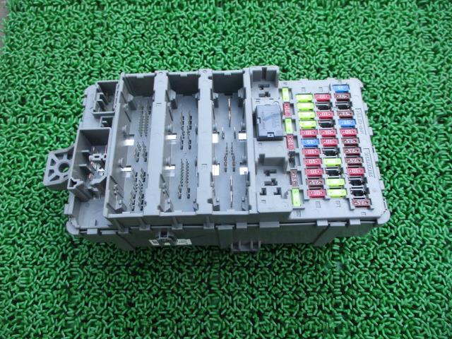 【中古】中古部品 オデッセイ ﾋｭｰｽﾞﾎﾞｯｸｽ 【3310190100-000255011967800】