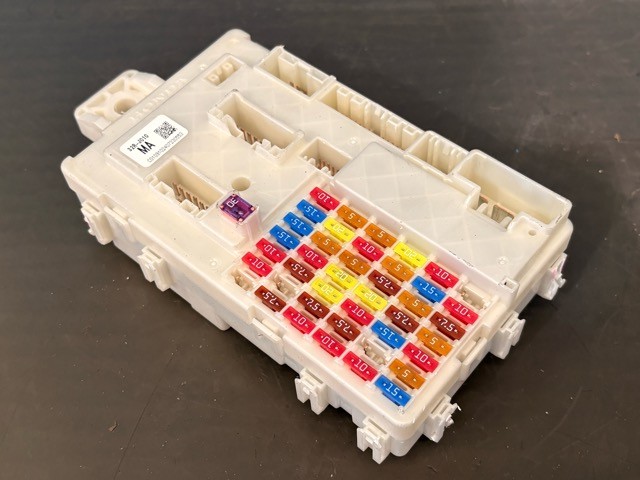 【中古】中古部品 Ｎ－ＢＯＸ JF5 ﾋｭｰｽﾞﾎﾞｯｸｽ 【3330530100-000005511267800】