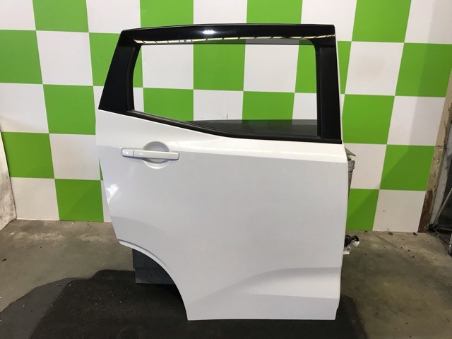 【中古】中古部品 サクラ B6AW 右ﾘｱﾄﾞｱ 【3330530100-000005511813300】