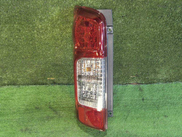 【中古】中古部品 NV350キャラバン CS4E26 左ﾃｰﾙﾗﾝﾌﾟ 【3260070000-260223000315600】