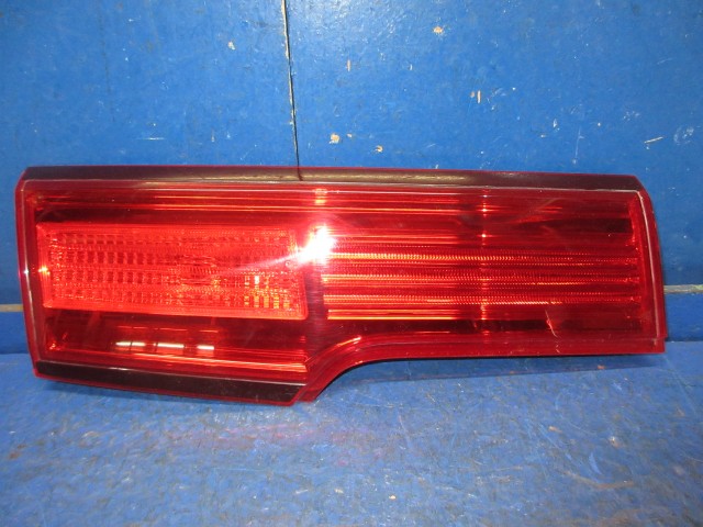 【中古】中古部品 エルグランド TE52 左ﾌｨﾆｯｼｬｰﾊﾟﾈﾙ 【3310270100-000015237115220】