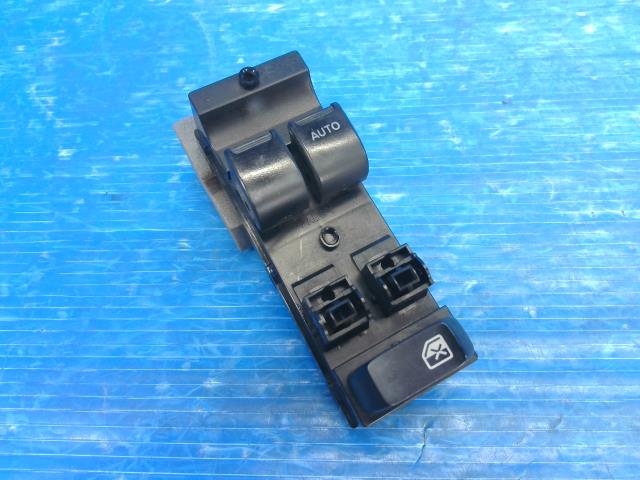 【中古】中古部品 エブリィ DA64V ﾊﾟﾜｰｳｲﾝﾄﾞｳｽｲｯﾁ 【3310550000-251227000161900】
