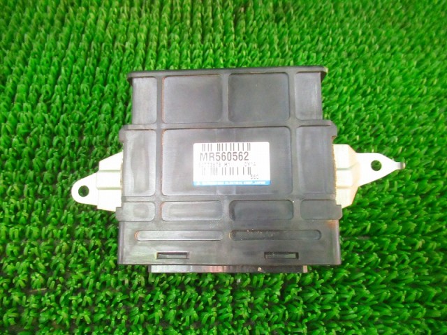 【中古】中古部品 ミニキャブ U62T ｴﾝｼﾞﾝｺﾝﾋﾟｭｰﾀｰ 【3330210100-000038035263100】