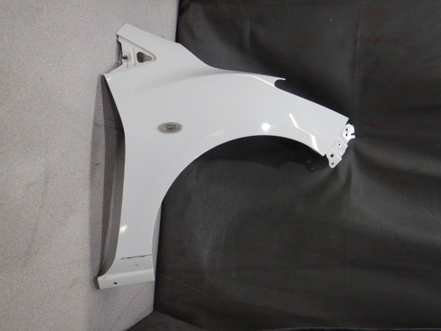 【中古】中古部品 デミオ DE3FS 右ﾌﾛﾝﾄﾌｪﾝﾀﾞｰ 【3330810100-260221000110600】