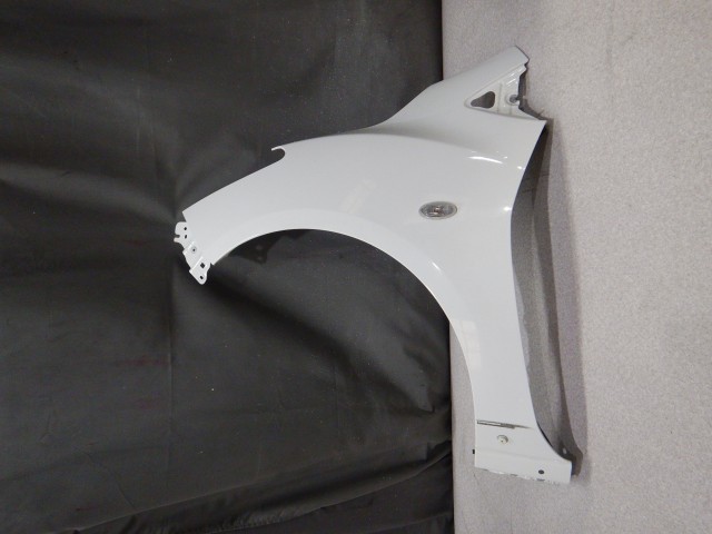 【中古】中古部品 デミオ DE3FS 左ﾌﾛﾝﾄﾌｪﾝﾀﾞｰ 【3330810100-260221000110700】