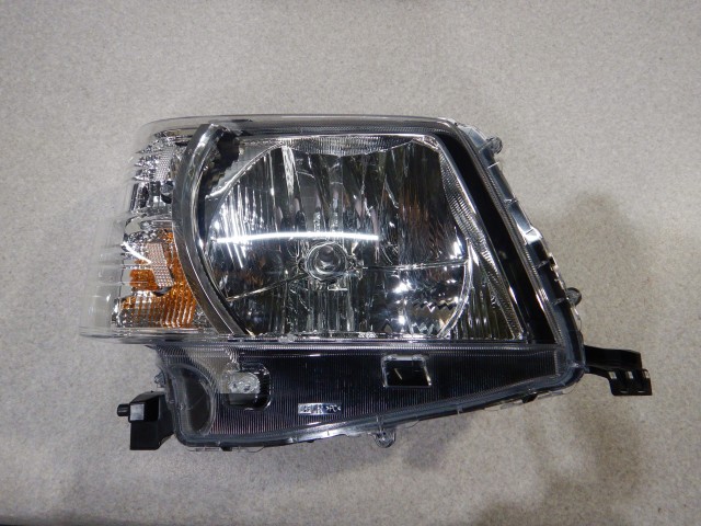 【中古】中古部品 ハイゼット S700V 右ﾍｯﾄﾞﾗﾝﾌﾟ 【3330810100-260220000710800】 18,234円