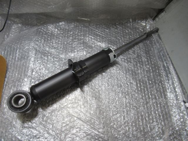 【中古】中古部品 ウィッシュ ZGE20G 右ﾘｱｼｮｯｸｱﾌﾞｿｰﾊﾞｰ 【3500220000-240314500950700】