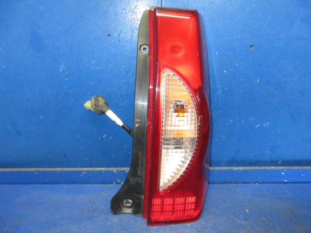 【中古】中古部品 アルト HA24S 右ﾃｰﾙﾗﾝﾌﾟ 【3310270100-000015235515500】 4,842円
