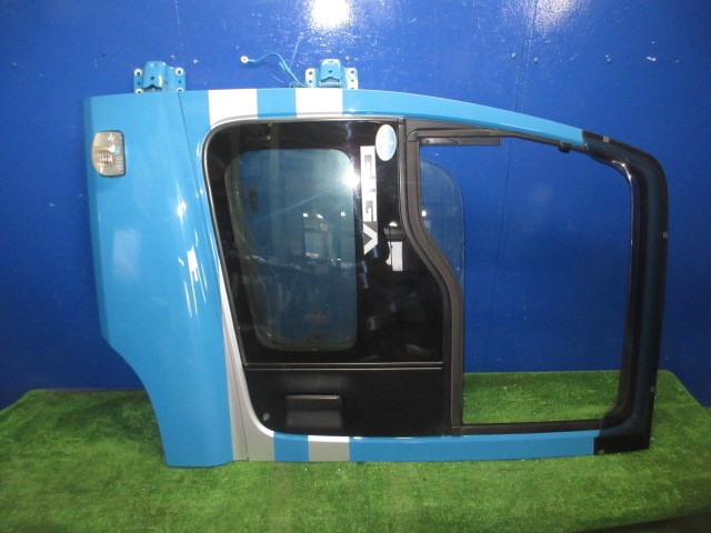 【中古】中古部品 いすゞ大型車 CXG77A 左フロントドア 【3310270100-000015218213200】|e-cleマート